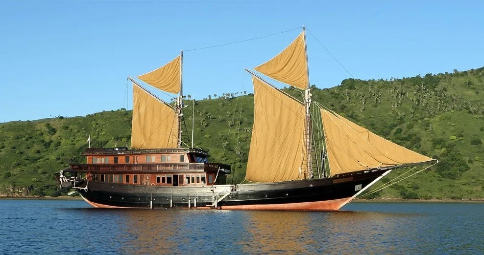Alila Purnama yacht exterior on the water