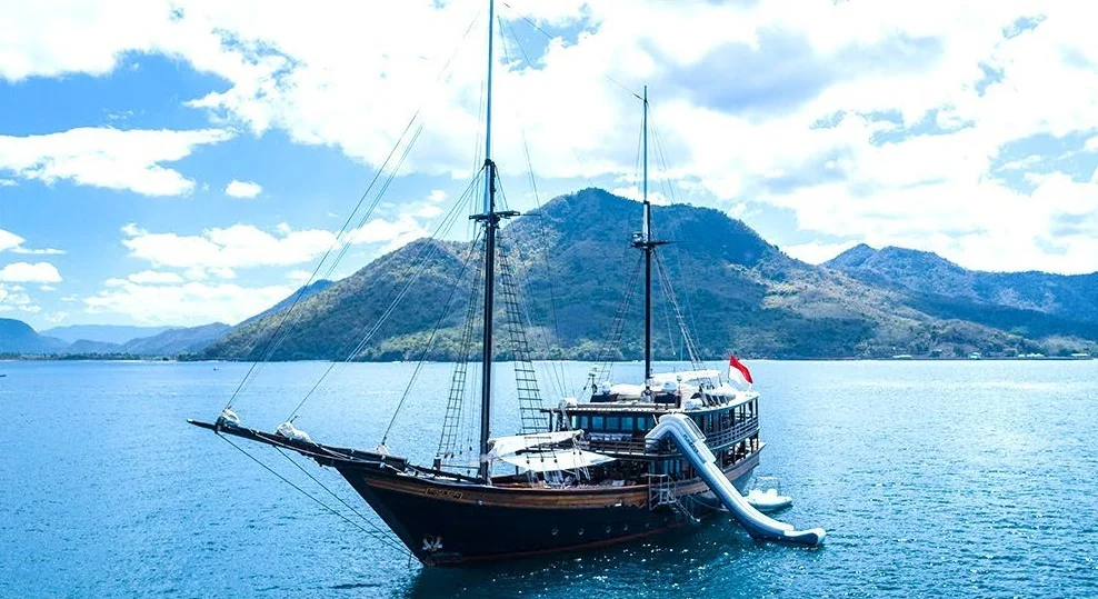 Dunia Baru yacht exterior on the water